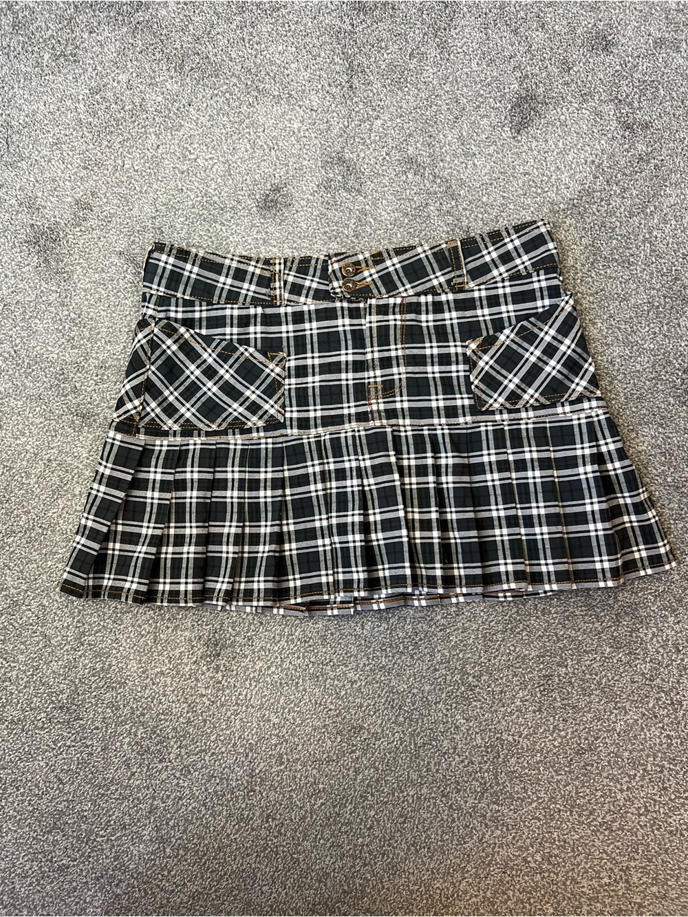 von dutch pleated plaid mini skirt Y2K